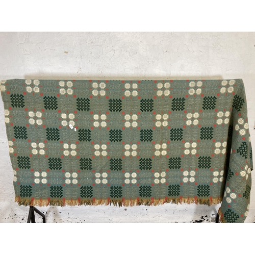 462 - A mid 20th century double sided Welsh blanket - approx. 260cm long x 170cm wide