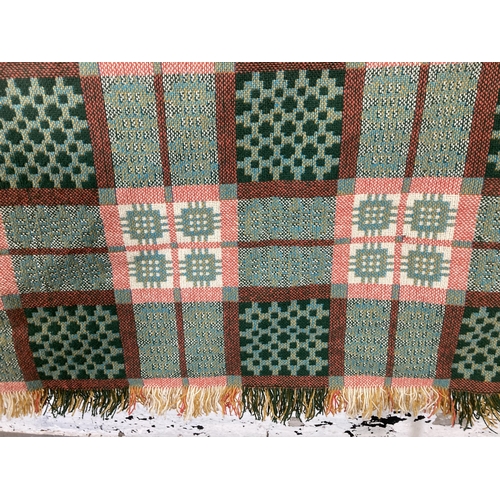 462 - A mid 20th century double sided Welsh blanket - approx. 260cm long x 170cm wide