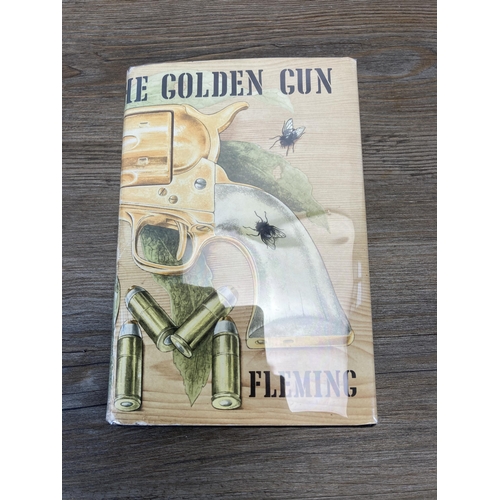 470 - A 1965 1st edition copy of Ian Fleming's The Man With the Golden Gun