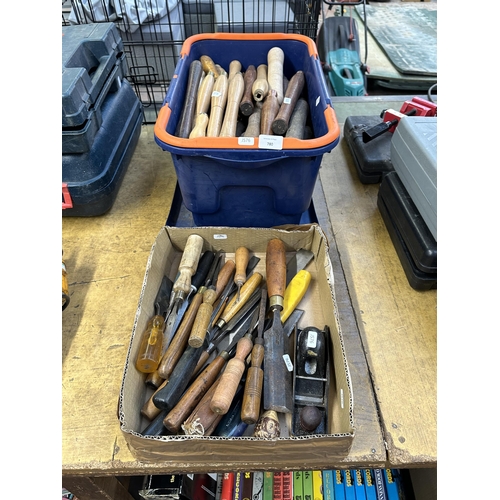 780 - A collection of woodworking tools to include chisels, Stanley no. 130 plane etc.