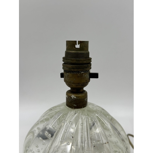 315 - A mid 20th century Murano bubbled glass table lamp - approx. 20cm high