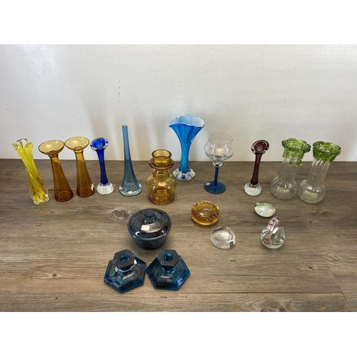 363 - A collection of glassware to include Mats Jonasson full lead crystal bird paperweight, three piece d... 