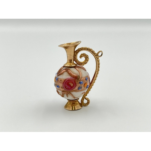 2002 - A Murano glass and hallmarked 9ct gold jug charm - approx. gross weight 8.7g and 3cm high