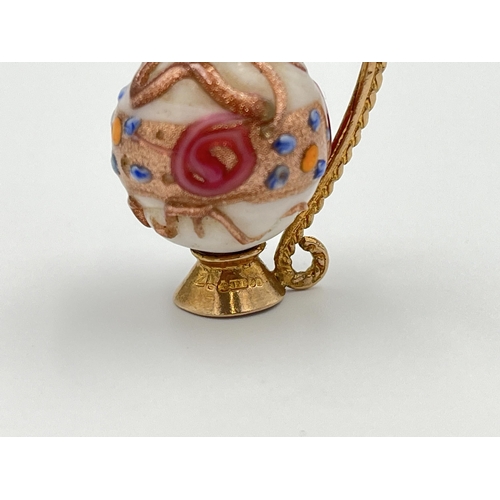 2002 - A Murano glass and hallmarked 9ct gold jug charm - approx. gross weight 8.7g and 3cm high