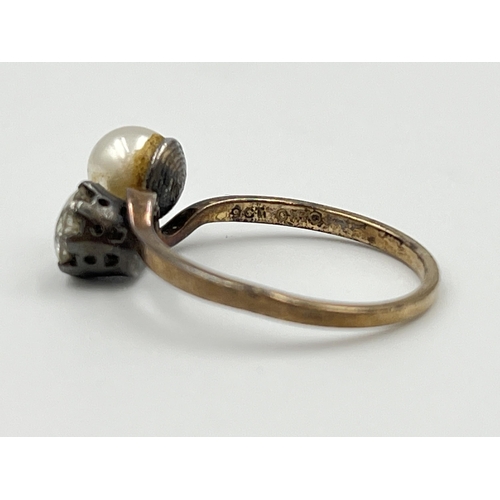 2004 - A vintage Ciro 9ct gold CZ and faux pearl ring, size K½ - approx. gross weight 1.5g