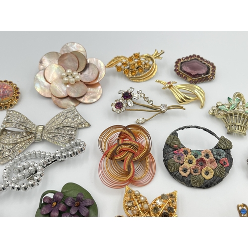 2011 - A collection of brooches