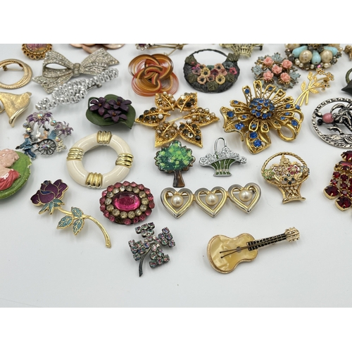 2011 - A collection of brooches