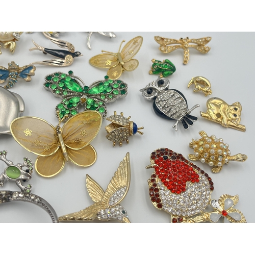 2014 - A collection of animal brooches