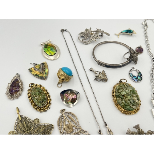 2016 - A collection of costume jewellery to include abalone, turquoise etc.