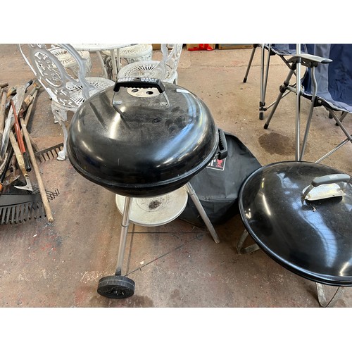 815 - Two Weber items, one compact kettle 47cm charcoal grill barbecue and one firepit