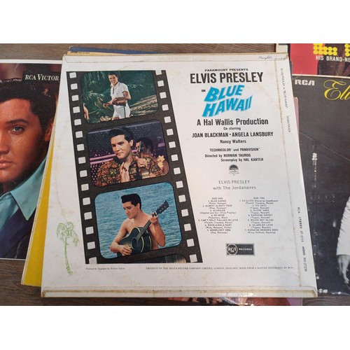 689 - Twenty three Elvis Presley vinyl records to include 'Something For Everybody', 'The Best Of' 10