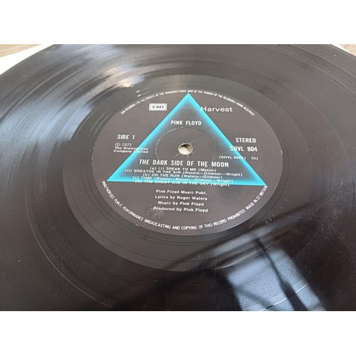 690 - A Pink Floyd 'The Dark Side of the Moon' LP vinyl record (SHVL804)