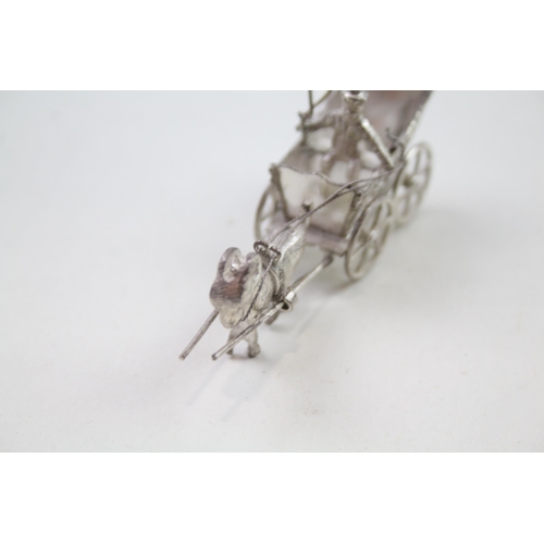 2271 - A .925 silver carriage ornament - approx. gross weight 30g