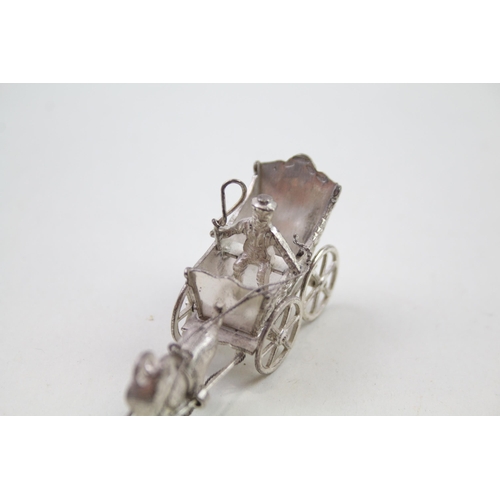 2271 - A .925 silver carriage ornament - approx. gross weight 30g