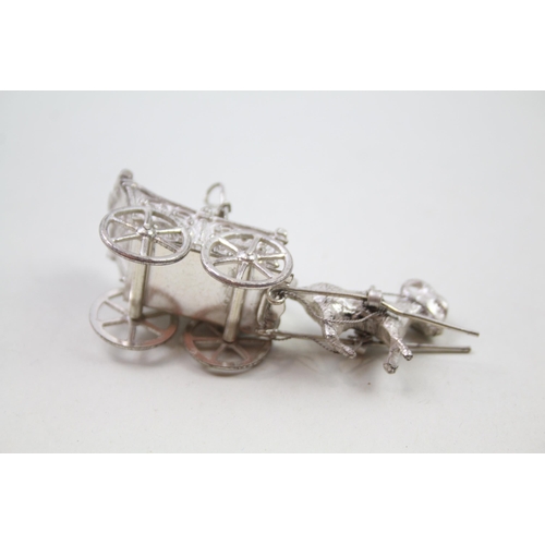 2271 - A .925 silver carriage ornament - approx. gross weight 30g