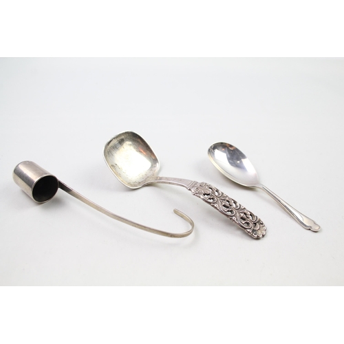 2285 - Three hallmarked silver condiment spoons, two .830 and one .925 - approx. gross weight 54g