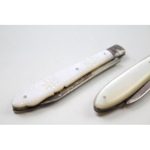 2289 - Three .925 hallmarked sterling silver and mother of pearl handled fruit knives - approx. gross weigh... 