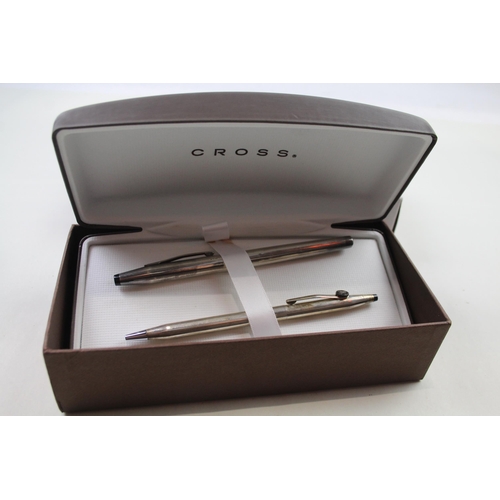 2290 - Two boxed Cross sterling silver pens, one ballpoint and one fountain - approx. gross weight 34g