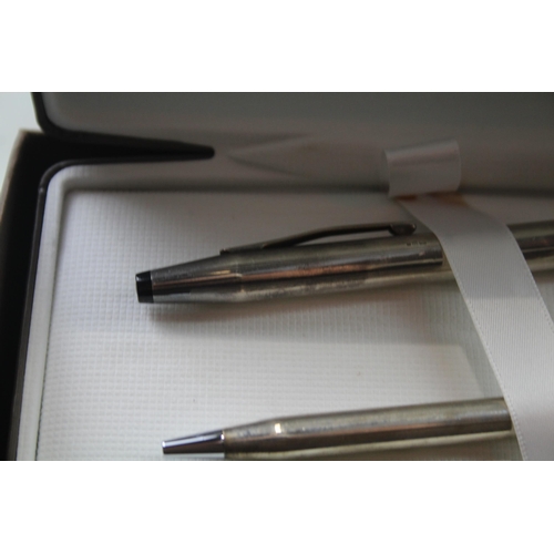 2290 - Two boxed Cross sterling silver pens, one ballpoint and one fountain - approx. gross weight 34g