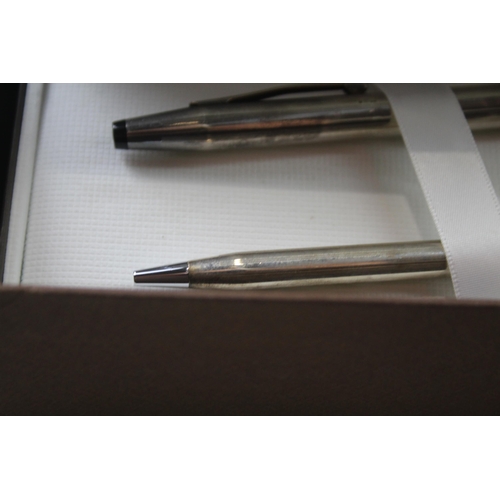 2290 - Two boxed Cross sterling silver pens, one ballpoint and one fountain - approx. gross weight 34g