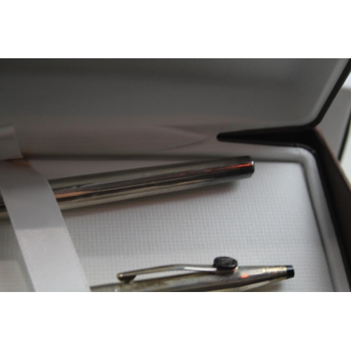 2290 - Two boxed Cross sterling silver pens, one ballpoint and one fountain - approx. gross weight 34g