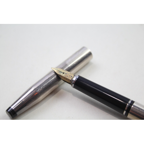 2290 - Two boxed Cross sterling silver pens, one ballpoint and one fountain - approx. gross weight 34g