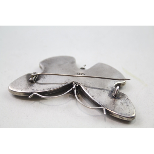 2441 - An antique silver and butterfly wing butterfly design brooch - approx. gross weight 18g