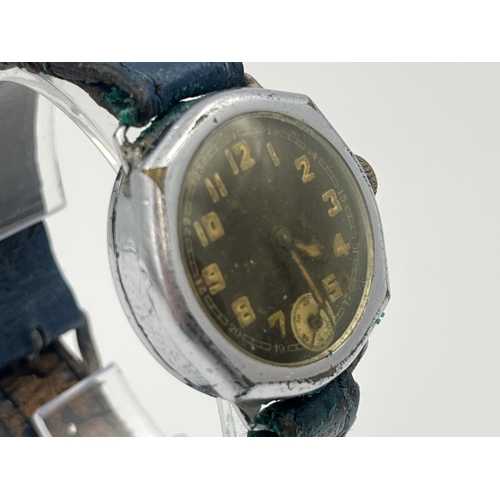 2329 - A WWII era Swiss made mechanical men's wristwatch