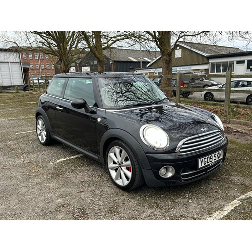 878A - A 2009 MINI Cooper D 1.6L turbocharged 4-cylinder diesel with 141,993 miles on the clock, MOT until ... 