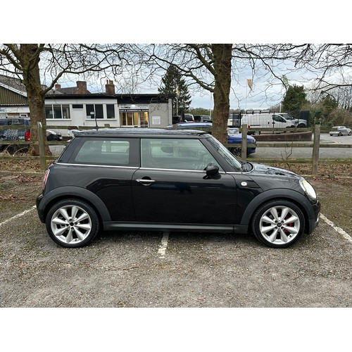 878A - A 2009 MINI Cooper D 1.6L turbocharged 4-cylinder diesel with 141,993 miles on the clock, MOT until ... 