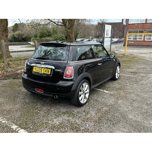 878A - A 2009 MINI Cooper D 1.6L turbocharged 4-cylinder diesel with 141,993 miles on the clock, MOT until ... 