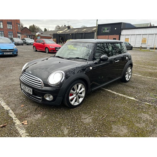 878A - A 2009 MINI Cooper D 1.6L turbocharged 4-cylinder diesel with 141,993 miles on the clock, MOT until ... 