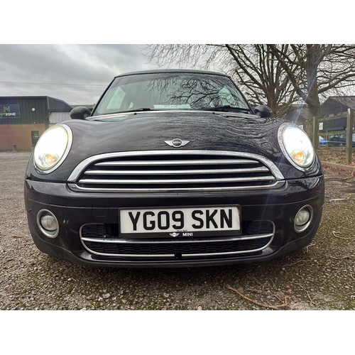 878A - A 2009 MINI Cooper D 1.6L turbocharged 4-cylinder diesel with 141,993 miles on the clock, MOT until ... 