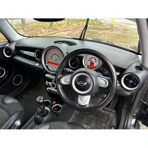 878A - A 2009 MINI Cooper D 1.6L turbocharged 4-cylinder diesel with 141,993 miles on the clock, MOT until ... 