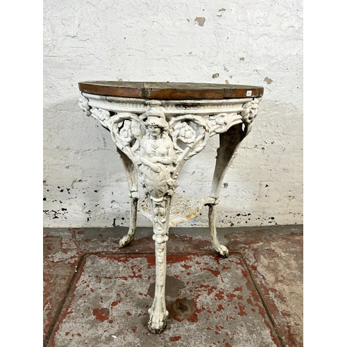 125 - A Victorian cast iron and wooden pub table - approx. 77cm high x 58cm diameter