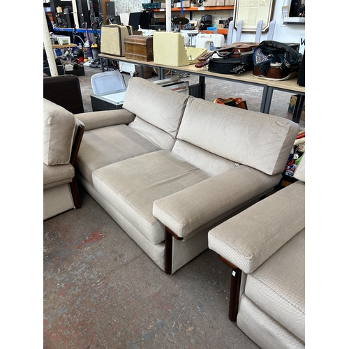 252 - A mid 20th century brown fabric upholstered five piece lounge suite