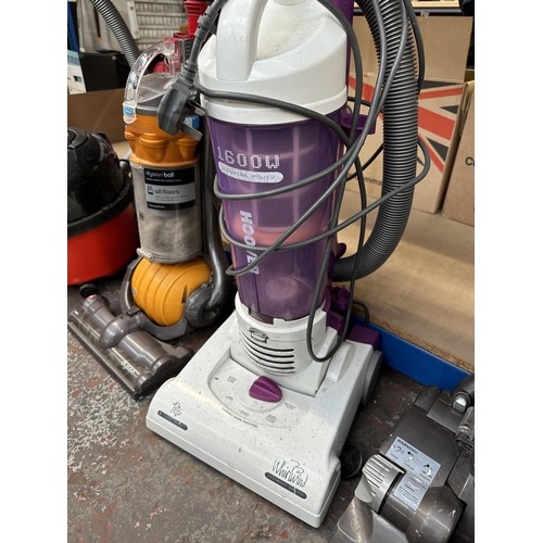 829 - A Hoover Whirlwind 1600w bagless upright vacuum cleaner