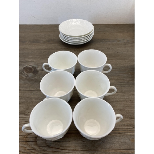 367 - Sixteen pieces of Wedgwood Countryware bone china