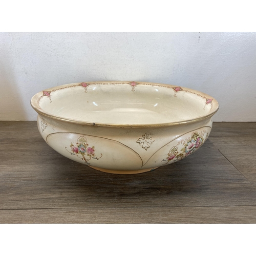 400 - A collection of Blush Ivory pottery to include Crown Devon Fieldings circular bowl with silver plate... 