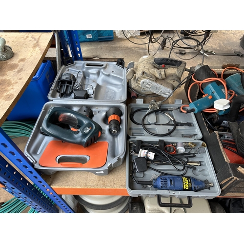 883 - A collection of power tools to include Workzone KSE 2300 chainsaw, Bosch PST 50E jigsaw, Bosch PSS 2... 