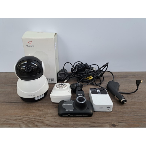 761 - A collection of technology related items to include boxed Victure PC530 wireless security camera, wi... 