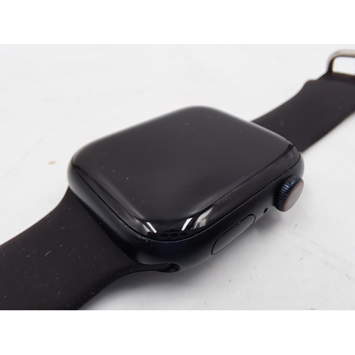 765A - Apple Watch Series 7 A2478