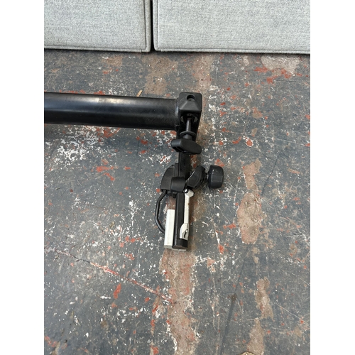 855 - A Thule Apex four bike hitch rack