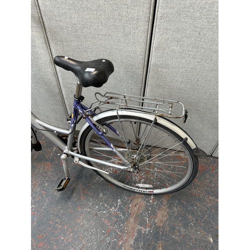 874 - A Raleigh AirLite AL6061 ladies bike