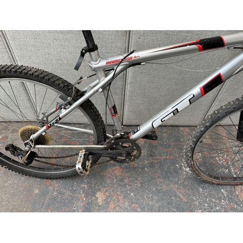 878 - A GT Aggressor-Three mountain bike