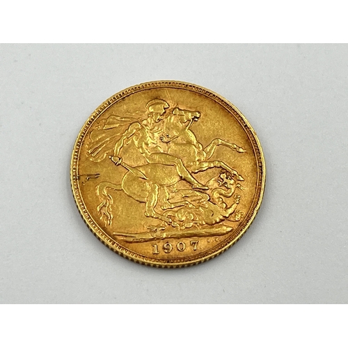 2305 - A 1907 Edward VII 22ct gold full sovereign - approx. gross weight 8g