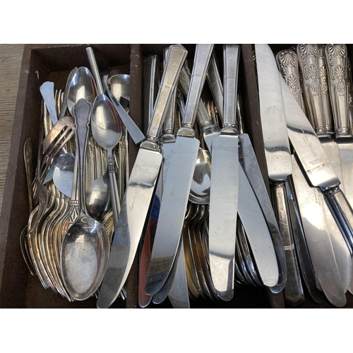 409 - A large collection of antique and later cutlery to include Kings pattern etc.