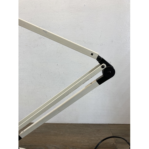 525 - A 1980s Anglepoise model 90 white articulated desk lamp