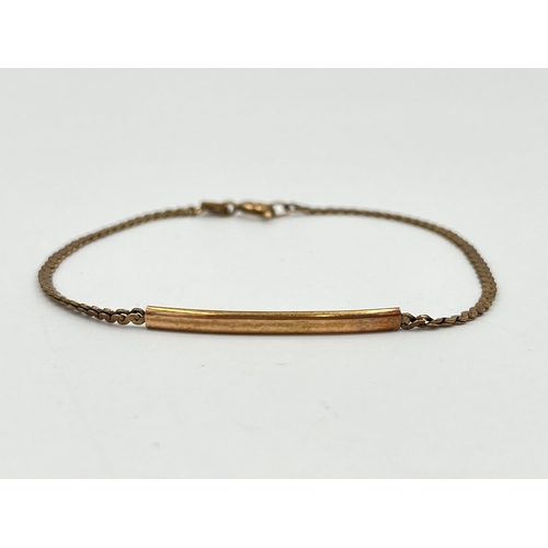 2413 - A hallmarked 9ct gold bracelet - approx. gross weight 2.2g