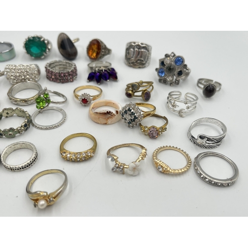 2422 - A collection of dress rings